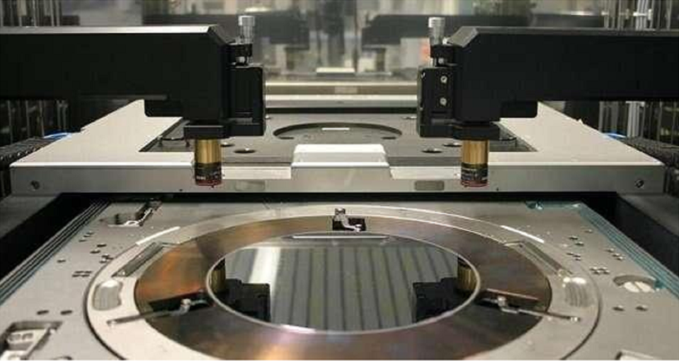 Energy efficient wafer heater